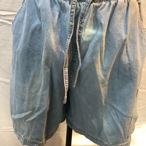 Grandma Core style w/ Erika Blue Jean Shorts Relaxed Fit